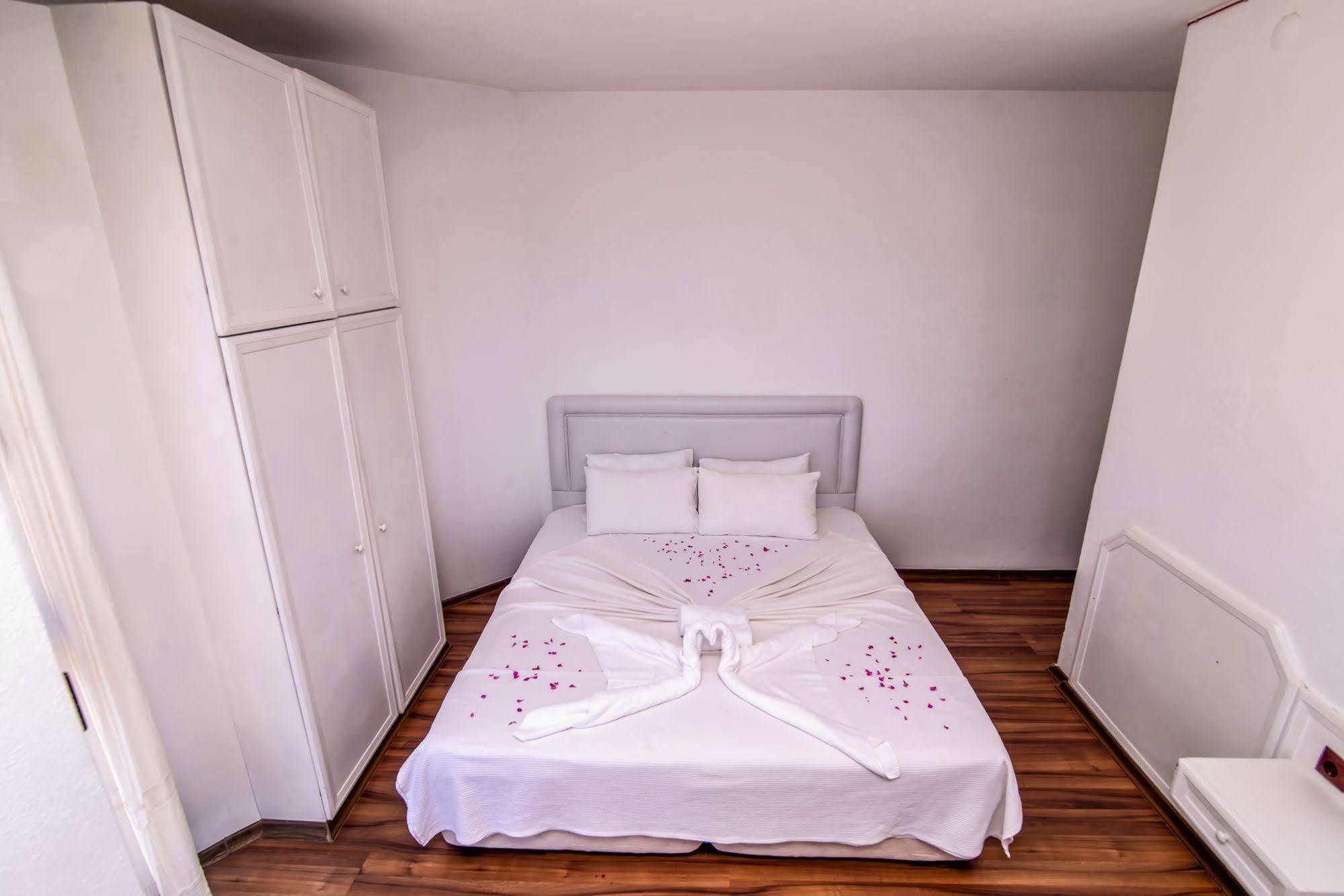 Marin Hotel Cesme Exterior photo